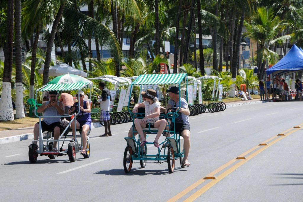 Maceió com a família - Rua Fechada Ponta Verde Pajuçara